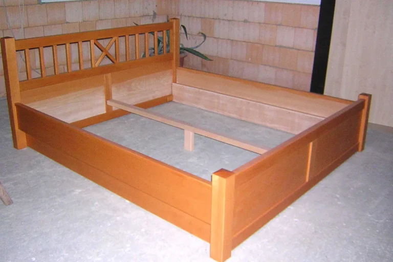 Tischlerei Torsten Mertens - Meisterfachbetrieb - Tischlermeister - Tischlerwerkstatt - Referenzen und Projekte - Bettgestell